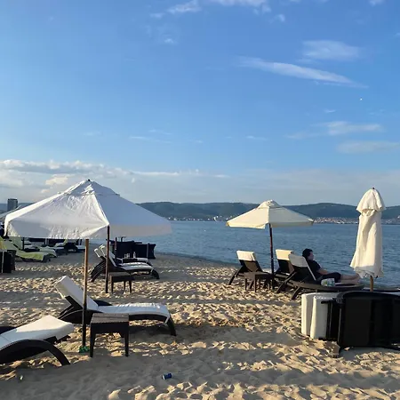 Paradiso 'в' 107 Private Cozy Апартаменти Несебир